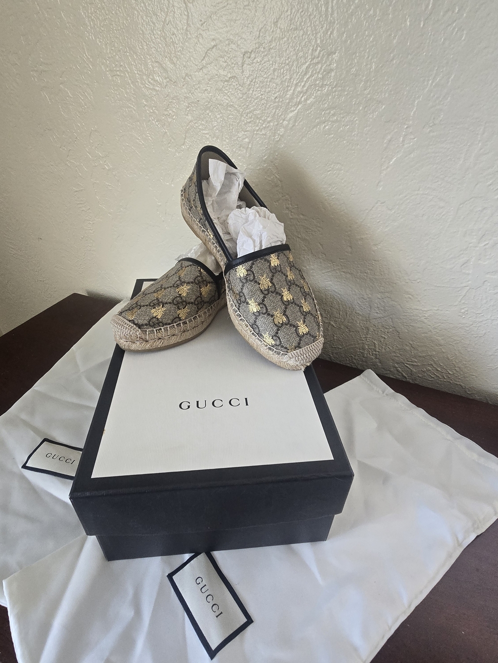 Gucci GG Supreme Bee Espadrilles Size 35 (US 5) - Full Set Box & Dust Bags